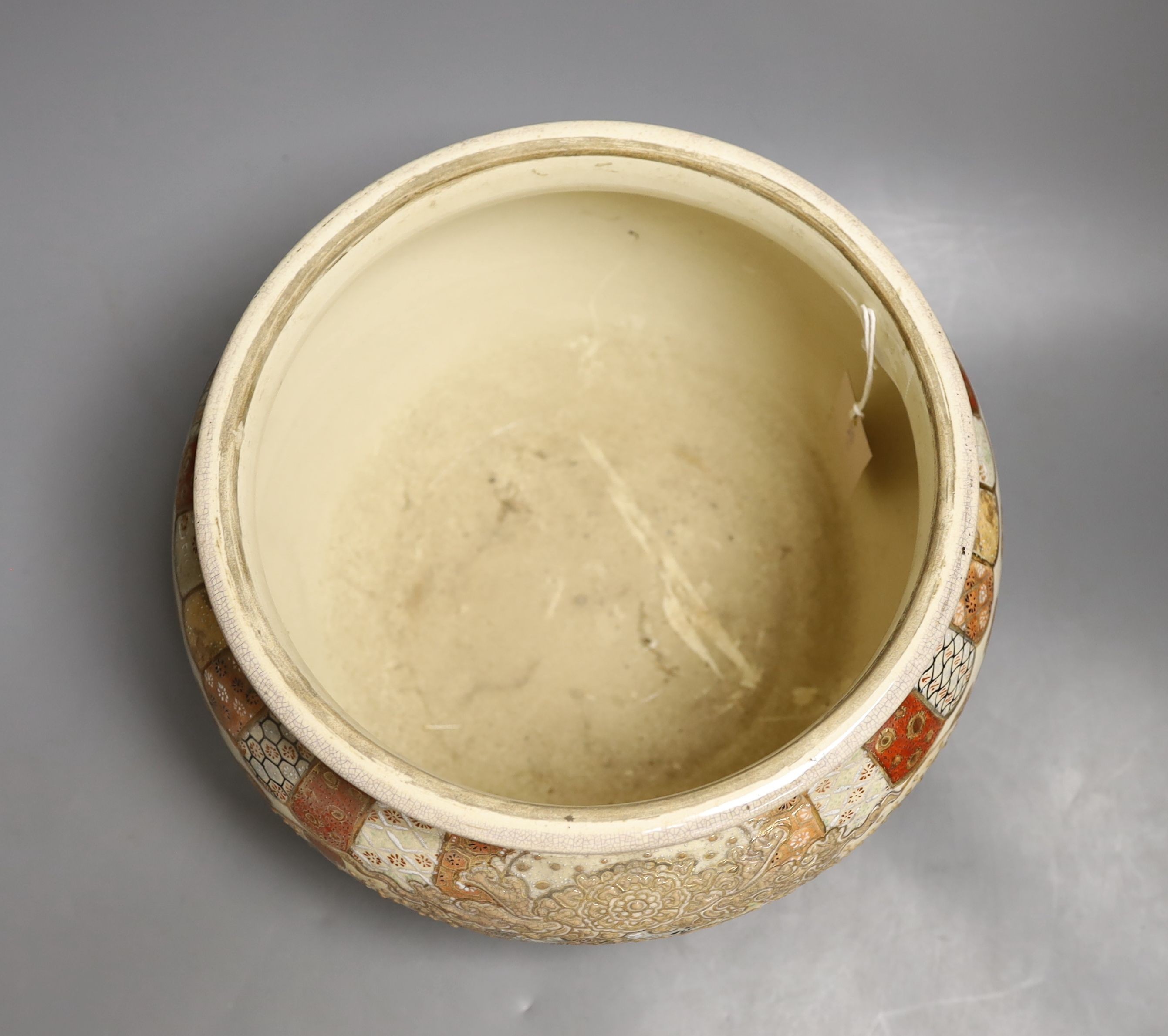 A Satsuma pottery jardiniere, 30.5 cm diameter
